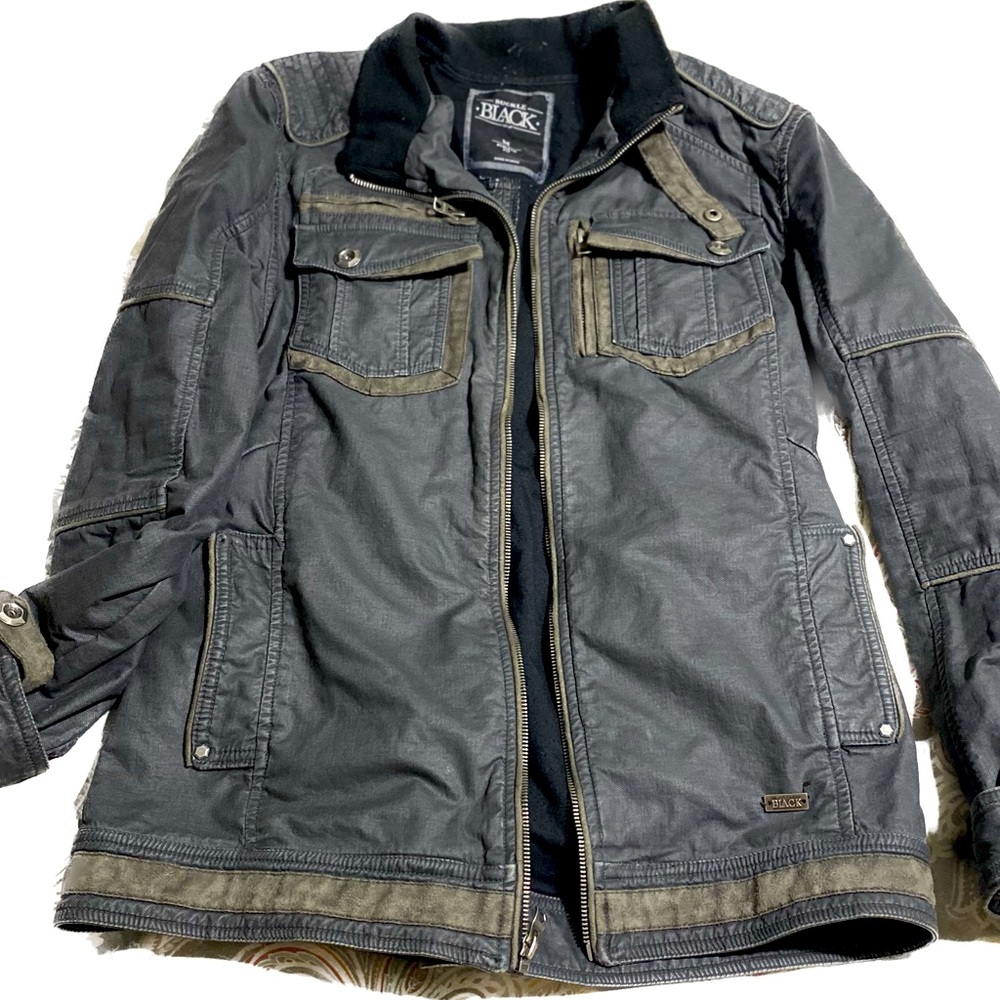 Buckle Black